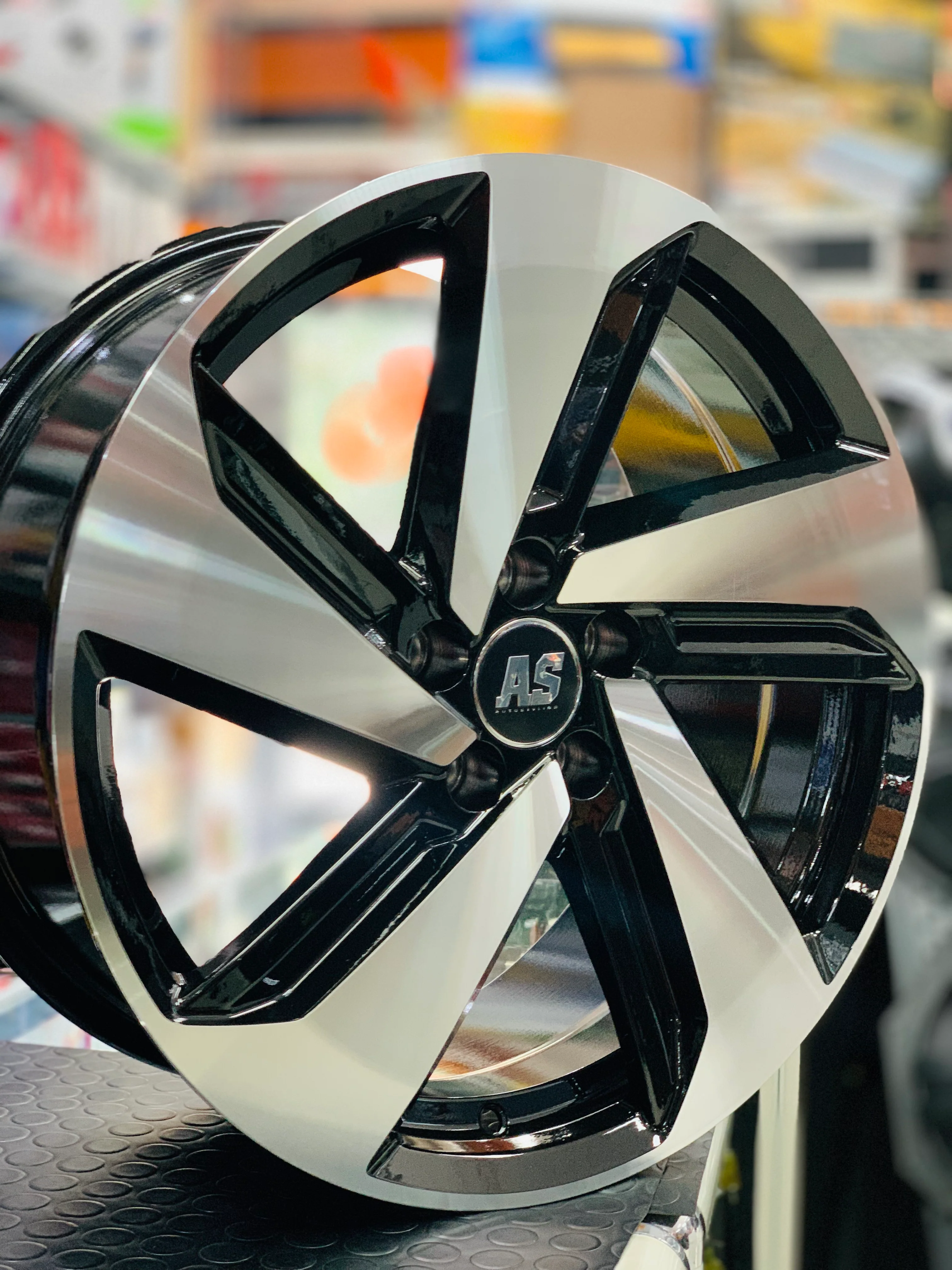 17” AS- GTI 5/100 BLACK MACHINE FACE - Image 12