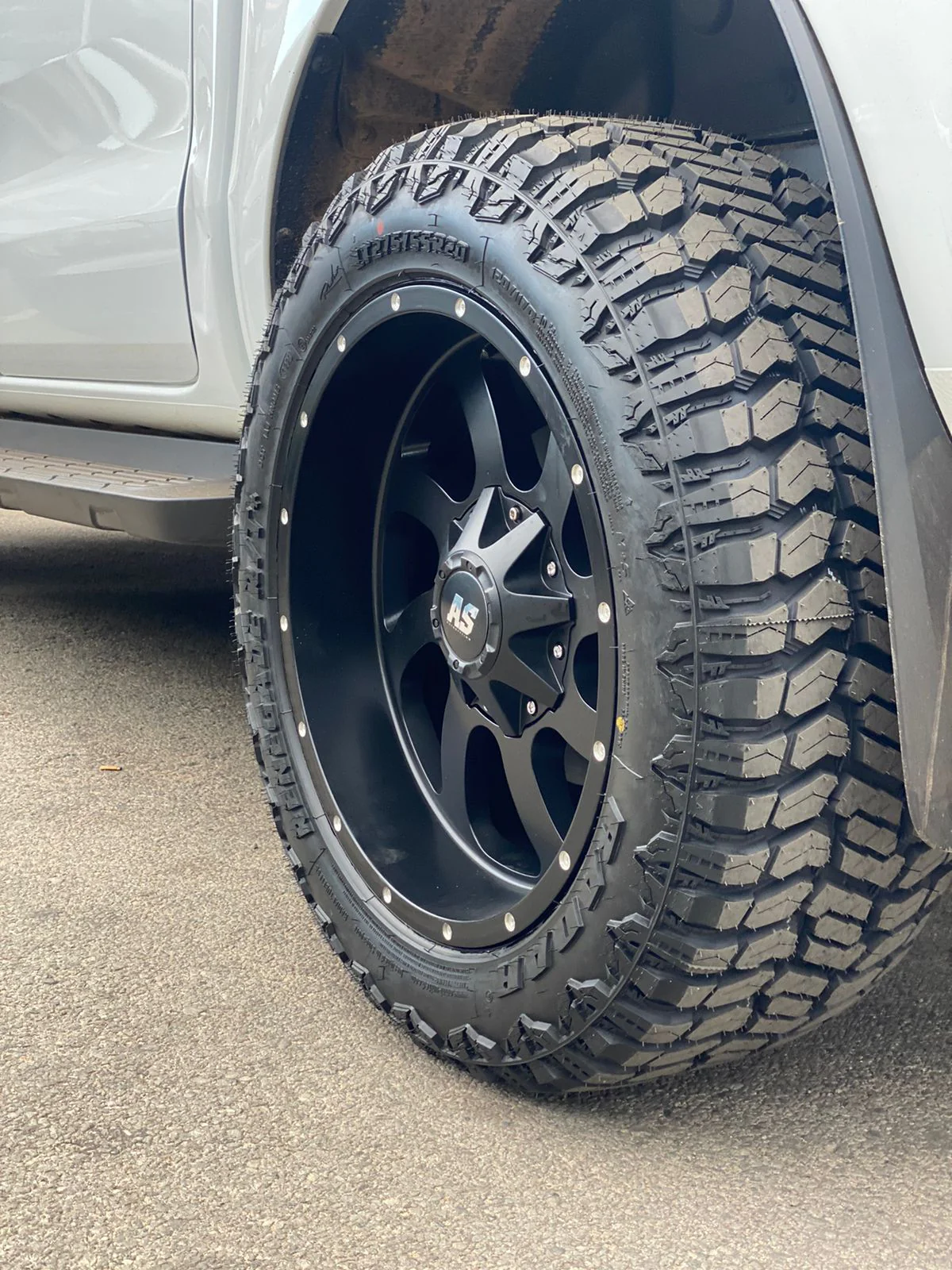 275/55/20 RADAR R/T TYRES - Image 4
