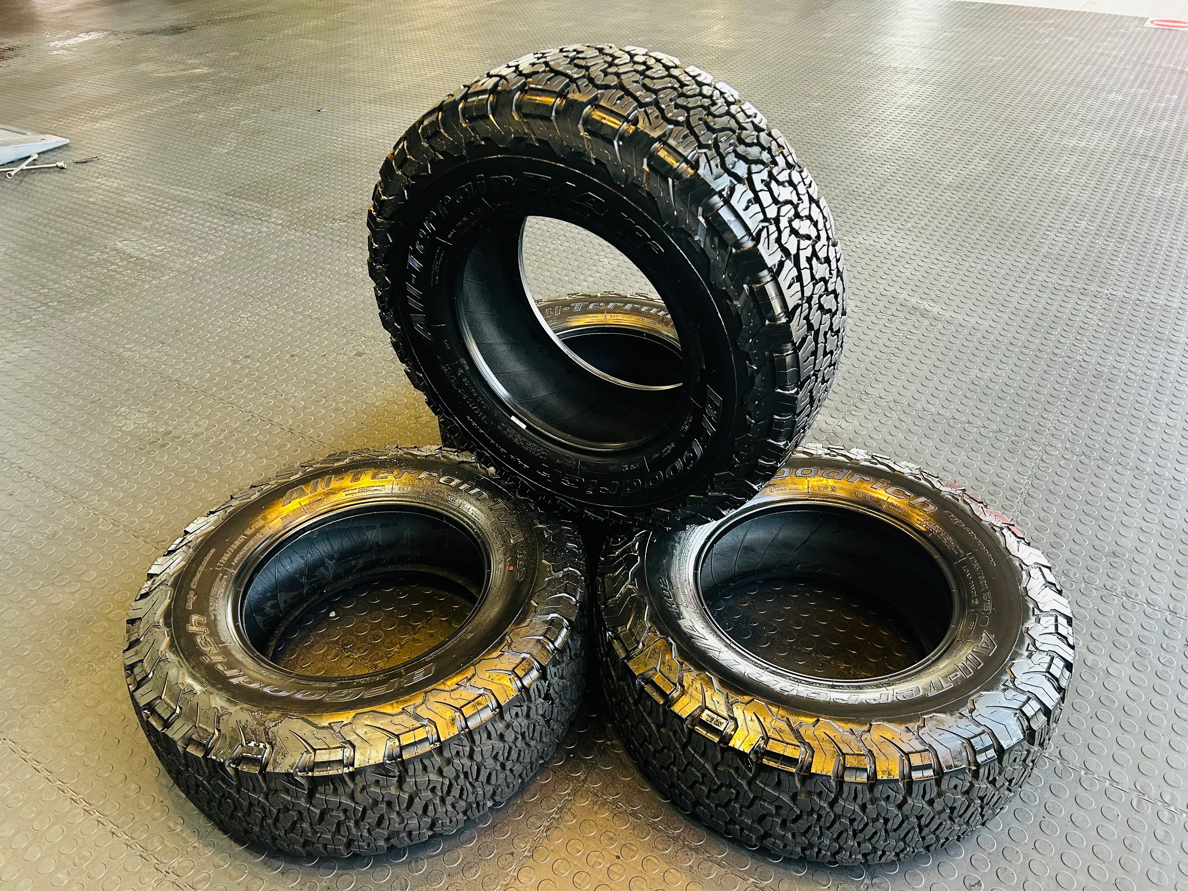 285/70/17  BF GOODRICH KO2 AT TYRES ( RAPTOR OEM TYRE) delivery mileage under 50km SOLD IN A SET OF 4 - Image 3